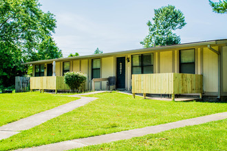 Waterbury Apartments in Clarksville, TN - Building Photo - Building Photo