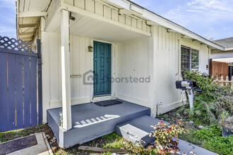 2389 Empress St in Sacramento, CA - Building Photo - Building Photo