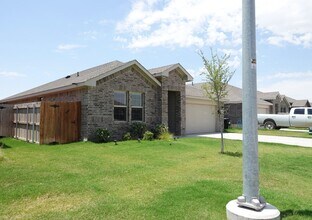 7704 Yellow Jacket Rd in Odessa, TX - Building Photo - Building Photo