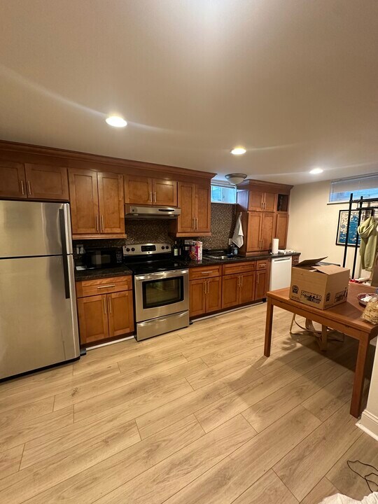 7 Charlesbank Rd, Unit 6 in Newton, MA - Foto de edificio