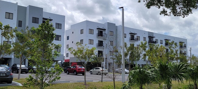 3801 Davie Blvd in Fort Lauderdale, FL - Foto de edificio - Building Photo