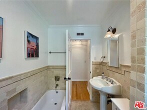 938 6th St in Santa Monica, CA - Building Photo - Building Photo