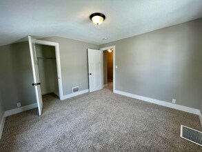 712 1st Ave S in South St. Paul, MN - Building Photo - Building Photo