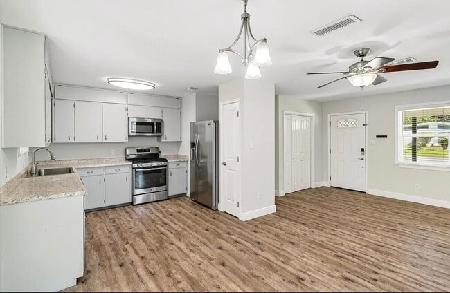 194 Coral Dr SW in Fort Walton Beach, FL - Building Photo - Building Photo