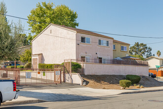 Vista Del Sol in El Cajon, CA - Building Photo - Building Photo