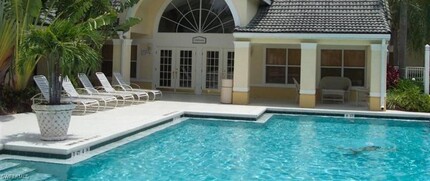 12591 Equestrian Cir in Ft. Myers, FL - Foto de edificio - Building Photo