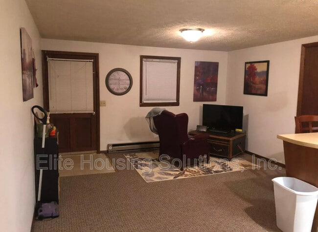 property at 108 E Buck Ave