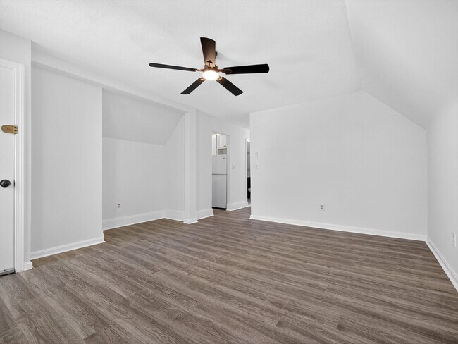 425 Medford St, Unit 3 in Somerville, MA - Building Photo - Building Photo