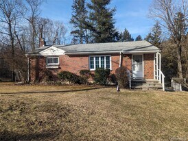 80 Main St in Otisville, NY - Building Photo