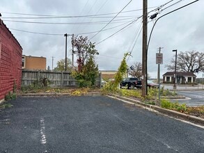 516 Broadway St S in Menomonie, WI - Foto de edificio - Building Photo