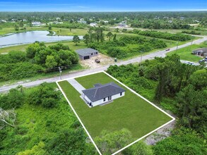 382 McArthur Blvd in Lehigh Acres, FL - Building Photo - Building Photo