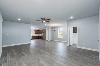 309 Phillips St in Cleburne, TX - Building Photo - Building Photo