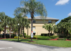 Island Club in Coral Springs, FL - Building Photo - Building Photo