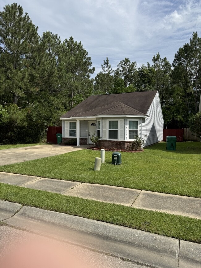 13401 Warren Dr in Gulfport, MS - Building Photo - Building Photo