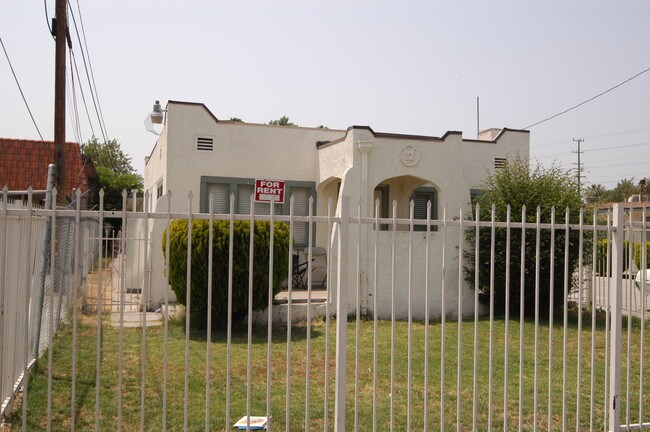 1238-1254 N Sierra Way in San Bernardino, CA - Foto de edificio - Building Photo