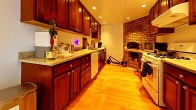 719 W Buckingham Pl in Chicago, IL - Building Photo - Building Photo