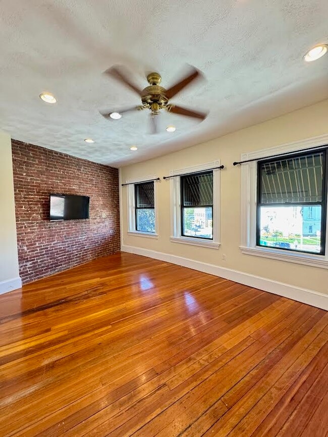 379 Main St, Unit Main Street Woburn MA