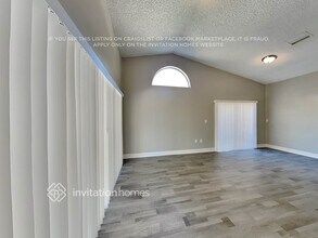 19820 NW 87th Pl in Hialeah, FL - Building Photo - Building Photo