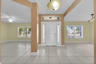 2518 SE Cooper Ln in Port St. Lucie, FL - Building Photo - Building Photo