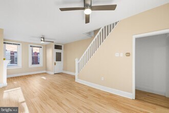 3061 Livingston St in Philadelphia, PA - Foto de edificio - Building Photo