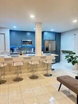 5190 E Sabal Palm Blvd in Tamarac, FL - Building Photo