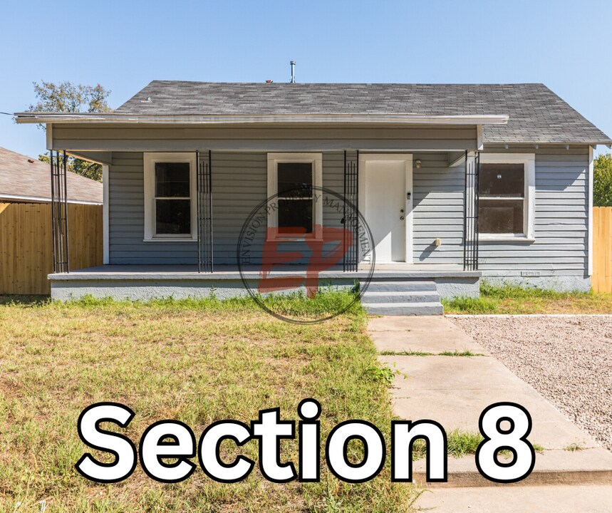 1001 Preston St in Waco, TX - Building Photo