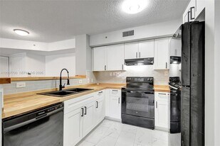 7808 Sonoma Springs Cir in Greenacres, FL - Building Photo