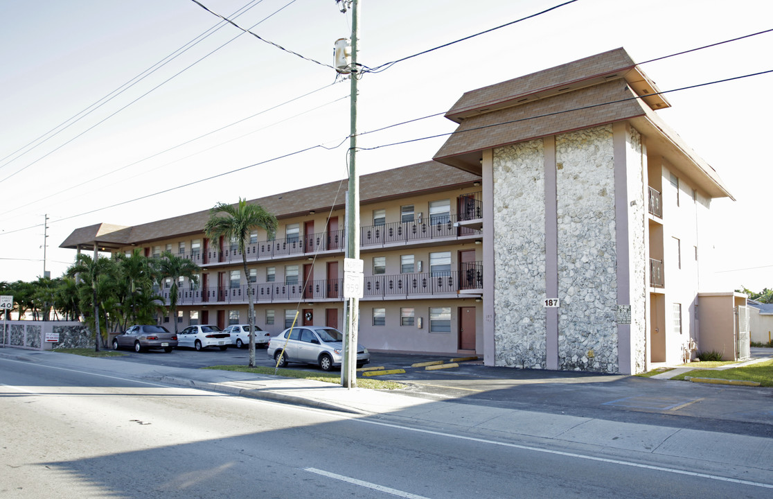 Las Palmas Apartments in Miami, FL - Foto de edificio