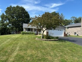 1886 Loganberry Ln in Crown Point, IN - Building Photo