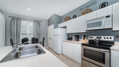 8208 Fan Palm Way in Kissimmee, FL - Building Photo - Building Photo