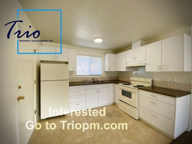 property at 3515 E Amazon Dr