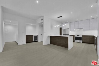 10630 Wilkins Ave in Los Angeles, CA - Building Photo - Building Photo