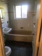 8 Bryon Rd, Unit 1 in Boston College, MA - Building Photo - Building Photo