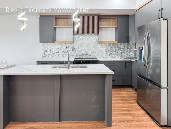 130 Hawks Ridge Blvd NW in Edmonton, AB - Building Photo - Building Photo