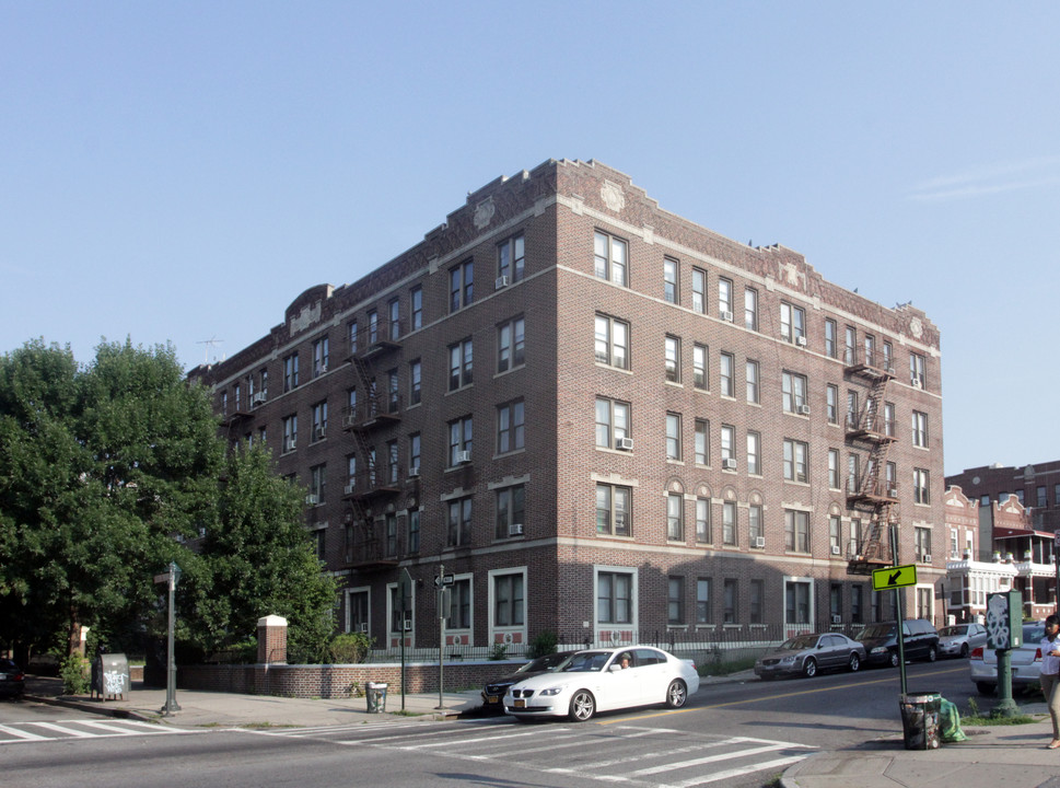 1281 Eastern Pky in Brooklyn, NY - Building Photo