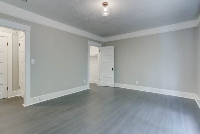 property at 7437 N Saint Louis Ave