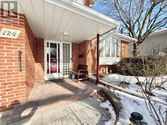 124 Wyndcliff Crescent in Toronto, ON - Building Photo - Building Photo