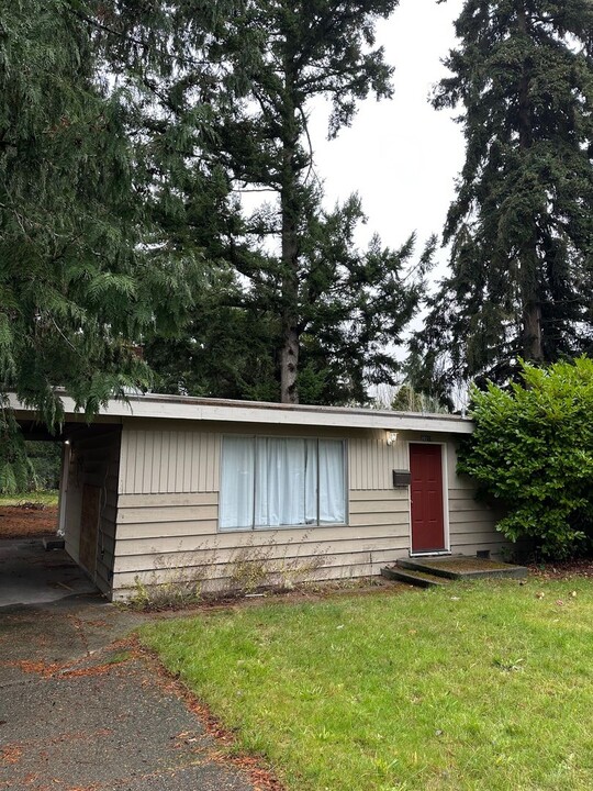 20217 68th Ave W in Lynnwood, WA - Foto de edificio