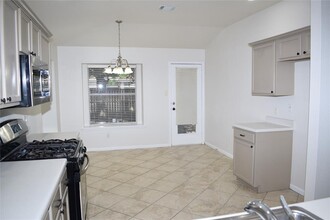 3209 Port Anne Way in Leander, TX - Foto de edificio - Building Photo