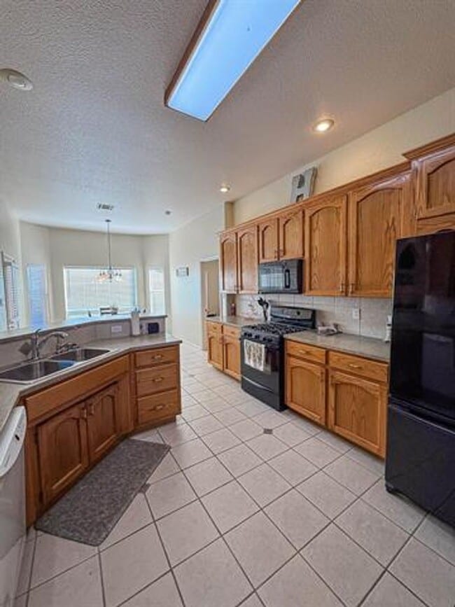2409 Saguaro Loop in Alamogordo, NM - Building Photo - Building Photo