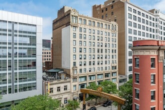 Huron Square and The Osborn Apartments in Cleveland, OH - Foto de edificio - Building Photo