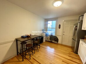 143 L St, Unit 2 in Boston, MA - Building Photo - Building Photo