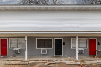 1805 S Beech St in Pine Bluff, AR - Building Photo - Building Photo