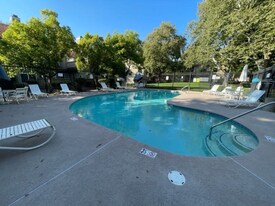 2008 Forest Run in Hercules, CA - Building Photo