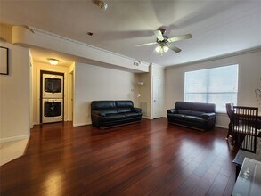 6655 W Sam Houston Pkwy S in Houston, TX - Building Photo - Building Photo