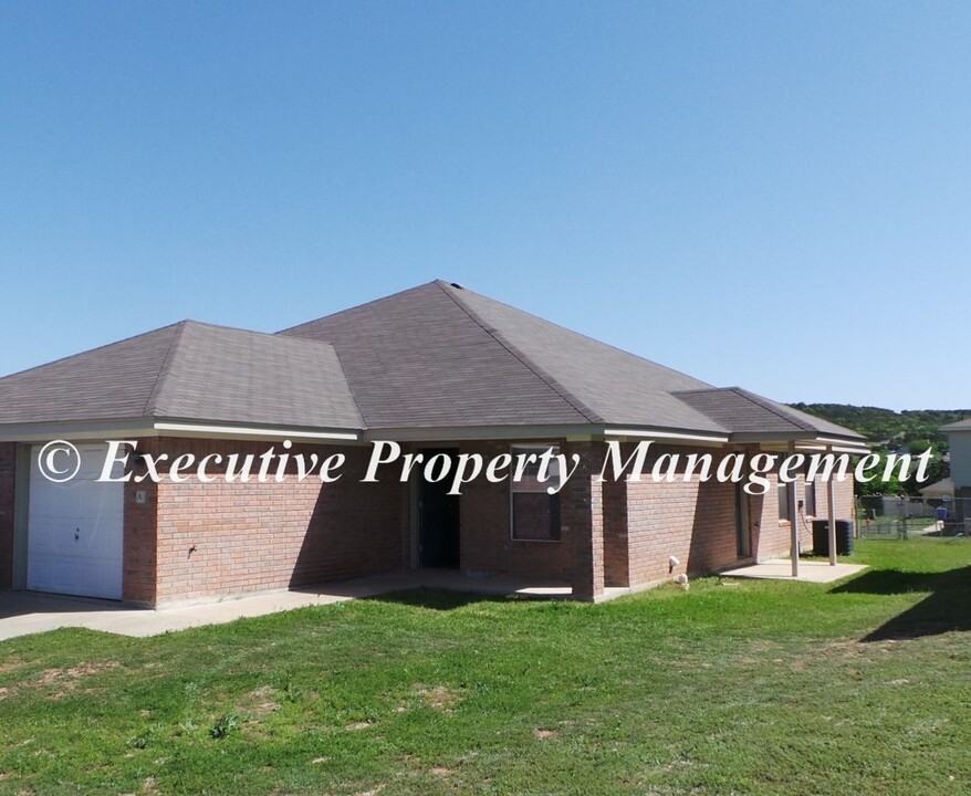 208 Janelle Dr in Copperas Cove, TX - Building Photo