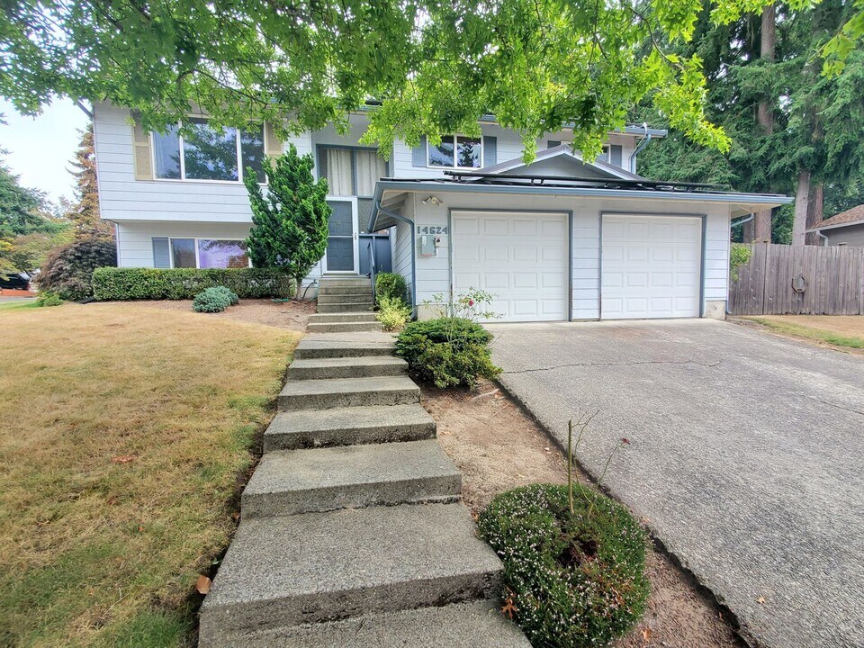 14624 125th Ave NE in Woodinville, WA - Building Photo