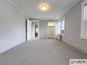 120 Hillcrest Ave in Edison, NJ - Building Photo - Building Photo