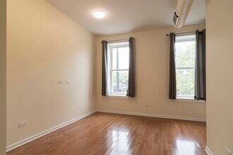 1761 W Augusta Blvd in Chicago, IL - Building Photo - Building Photo