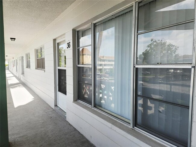2456 Ecuadorian Way in Clearwater, FL - Building Photo - Building Photo